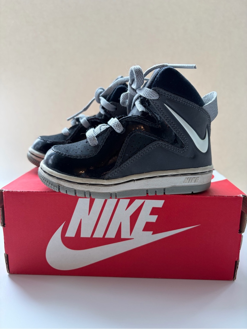 Nike Court Invader Kids Sneakers
